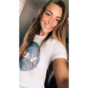 Meet your Posher, Madi